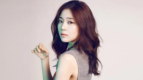 Baek Jin Hee Biography: Age, Net Worth, Parents, Instagram, Height, Wiki, Spouse, Movies