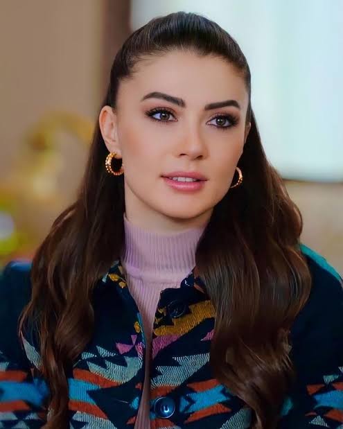 Burcu Özberk Biography: Age, Spouse, Parents, Net Worth, Career, Wiki, Height, Instagram, Movies