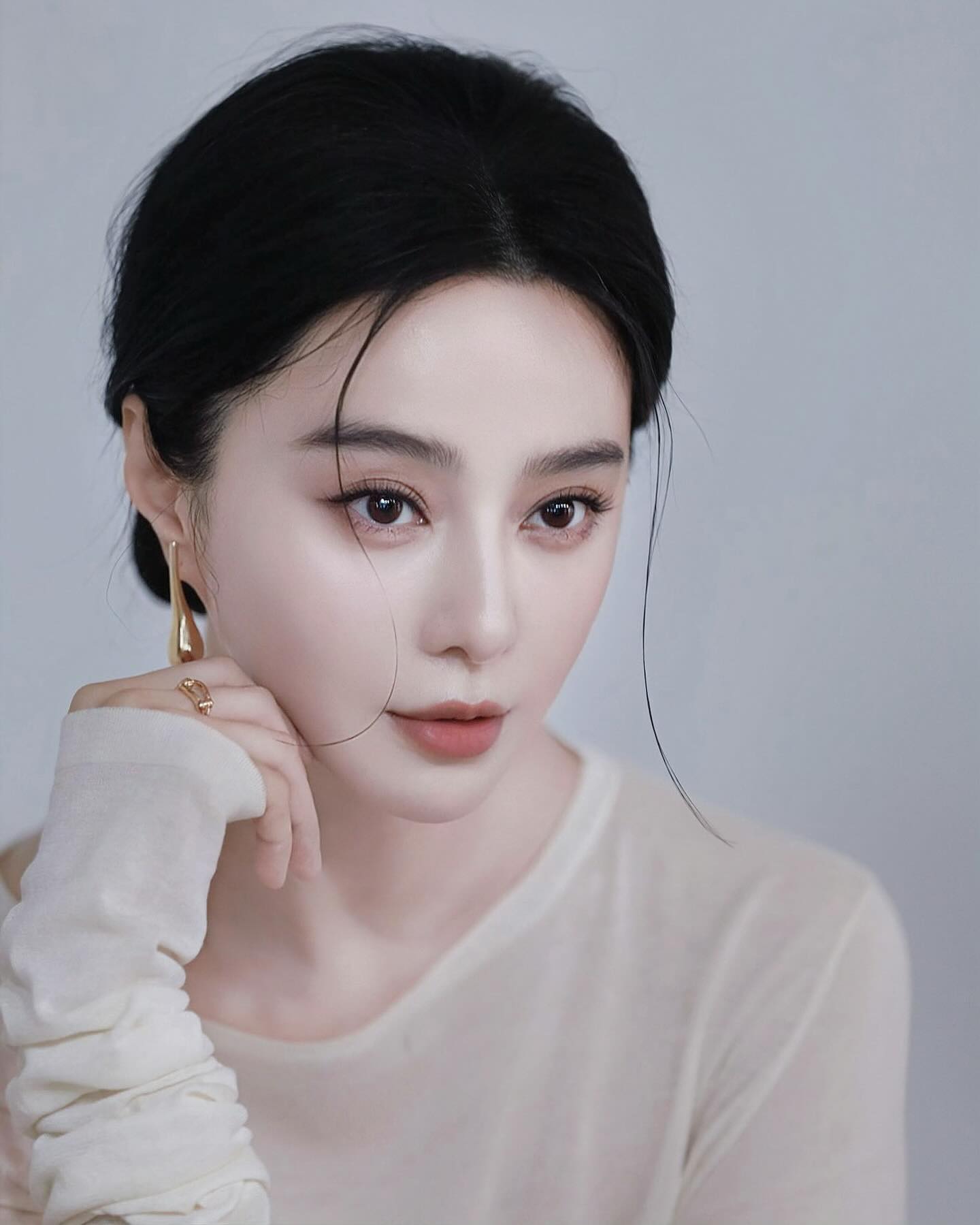 Fan Bingbing Biography: Age, Net Worth, Instagram, Husband, Height, Awards, Parents, Siblings, Movies