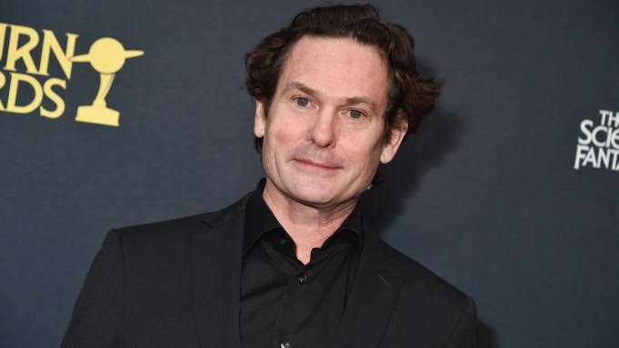 Henry Thomas Biography: Spouse, Height, Wiki, Parents, Siblings, Movies, Age, Net Worth, Instagram, Awards