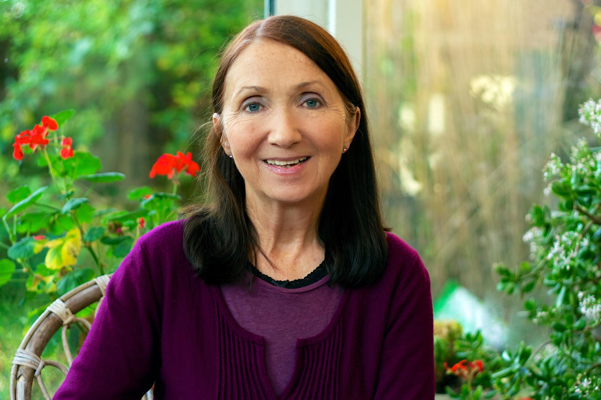 Jane Hawking Biography, Ex-Wife of Stephen Hawking: Age, Husband, Children, Wikipedia, Net Worth, Books, Movies, Controversies