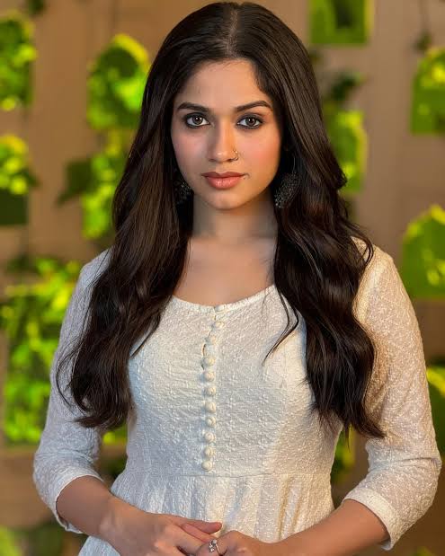 Jannat Zubair Rahmani Biography: Age, Net Worth, Instagram, Spouse, Height, Wiki, Parents, Children, Career, Movies, Awards