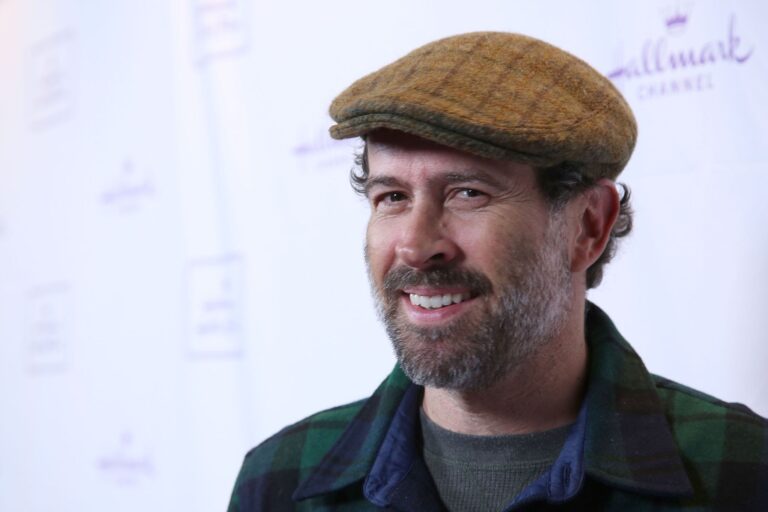 Jason Lee Biography: Age, Net Worth, Movies, Wife, Height, Wiki, Parents, Siblings, Children, Instagram, Awards