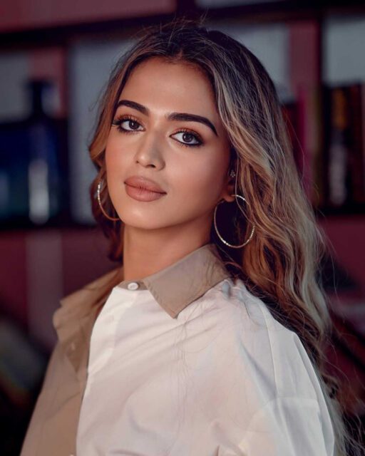 Jumana Khan Bio, Family, Age, Husband, Nationality, Net Worth, Siblings, Instagram, Height, Wikipedia, Details