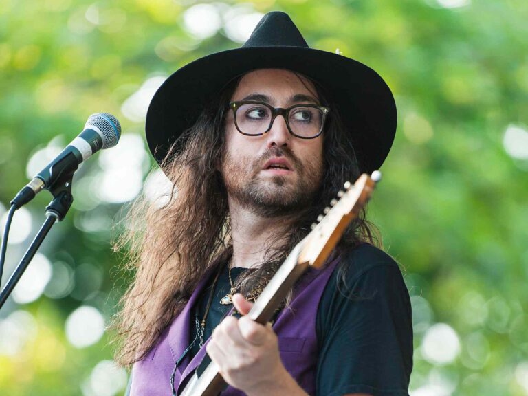 Sean Ono Lennon Biography: Age, Net Worth, Instagram, Spouse, Height, Wiki, Parents, Siblings, Awards, Movies, Songs