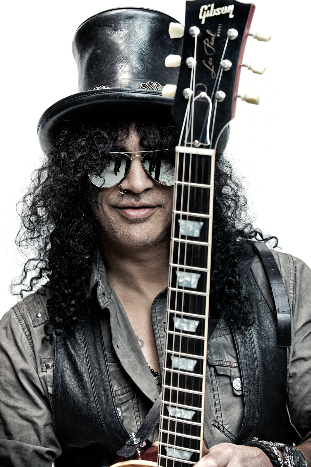 Slash (Musician) Biography: Age, Net Worth, Instagram, Spouse, Height, Wikipedia, Parents, Siblings, Children, Career, Songs, Awards