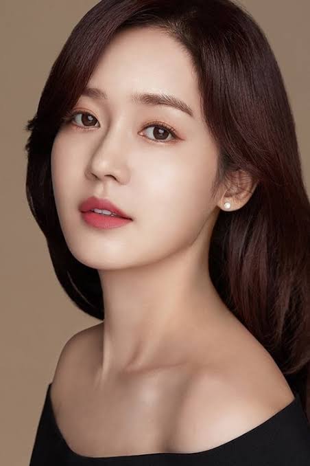 Sung Yu-ri Biography: Instagram, Wikipedia, Husband, Siblings, Parents, Net Worth, Age, Height, Children, Career, Movies, Songs, IMDB