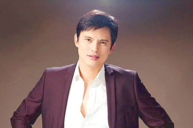 Zoren Legaspi Biography: Father, First Wife, Twin Brothers, Age, Height, Net Worth, Mother, Movies, Awards