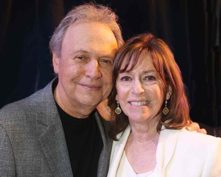 Billy Crystal Wife Janice Crystal Biography: Age, Net Worth, Instagram, Spouse, Height, Wiki, Parents, Siblings, Children