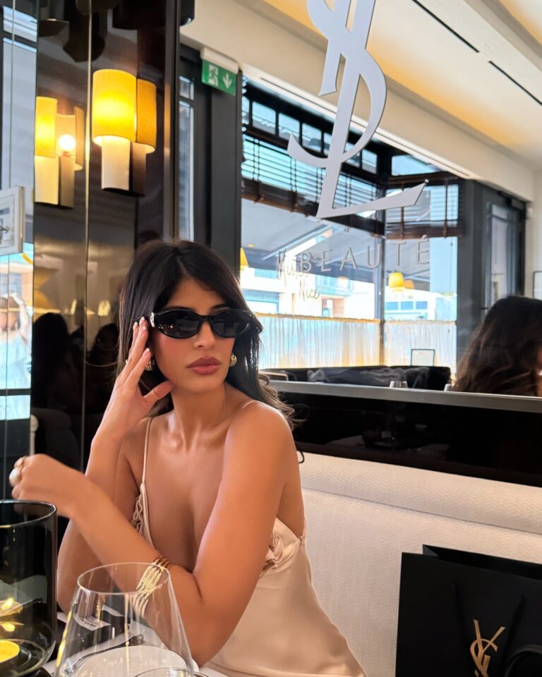 Jasmin Walia Biography: Awards, Age, Net Worth, Siblings, Parents, Height, Boyfriend, Movies, Songs