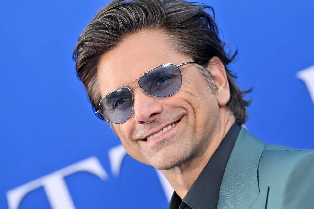 John Stamos Biography: Age, Net Worth, Instagram, Spouse, Height, Wiki, Parents, Siblings, Children, Movies