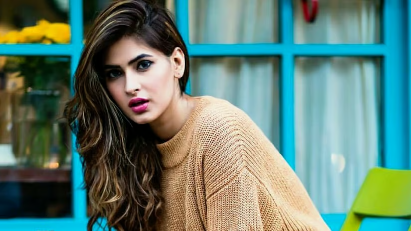 Karishma Sharma Biography: Boyfriend, Movies, Age, Net Worth, Wiki, Height, Photos, Siblings, Parents