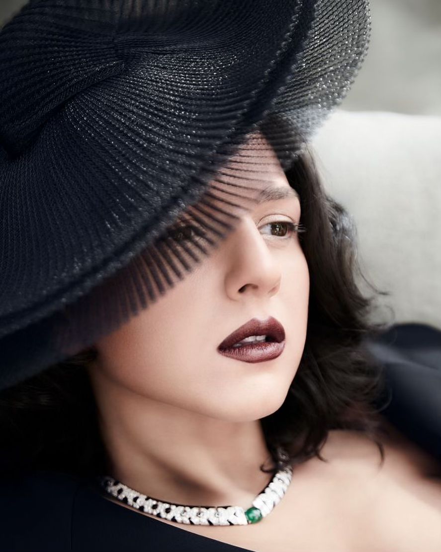 Khatia Buniatishvili Biography: Age, Net Worth, Instagram, Spouse, Height, Wiki, Parents, Siblings, Children, Songs