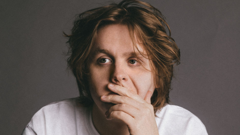 Lewis Capaldi Biography: Age, Net Worth, Songs, Instagram, Height, Siblings, Parents, Wiki