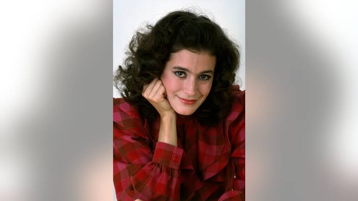 Mary Sean Young Biography: Age, Net Worth, Instagram, Spouse, Height, Wiki, Parents, Siblings, Children, Movies