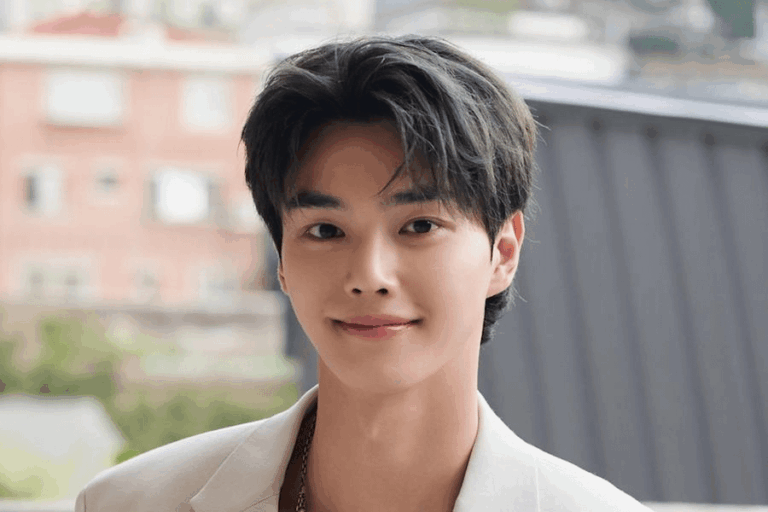 Song Kang Biography: Wife, Age, Height, Wiki, Instagram, Movies, Awards, Children, Net Worth