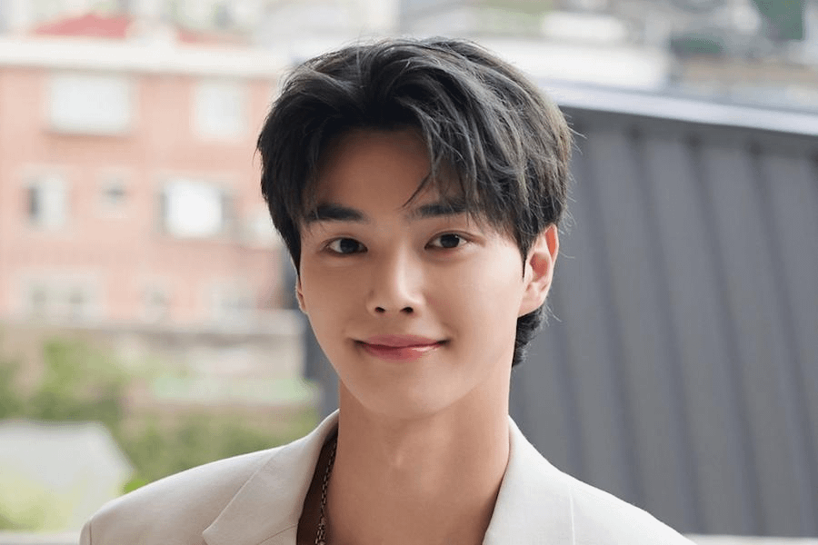 Song Kang Biography: Wife, Age, Height, Wiki, Instagram, Movies, Awards, Children, Net Worth