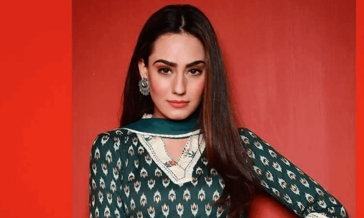 Sweetaj Brar Biography: Songs, Instagram, Wiki, Age, Net Worth, Family, Photos, Boyfriend