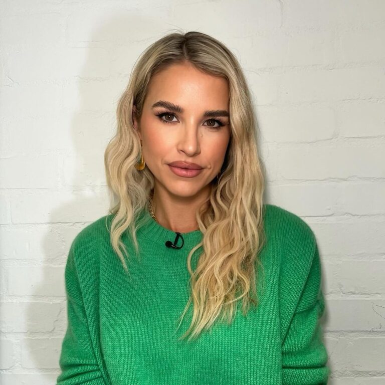 Vogue Williams Biography: Age, Husband, Net Worth, Instagram, Wiki, Religion, Siblings, Children, Parents