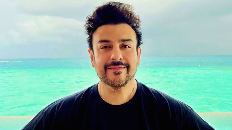 Adnan Sami Biography: Son, Age, Daughter, Wife, Songs, Movies, Awards, Wiki, Net Worth