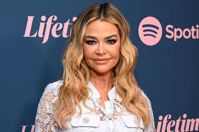 Denise Richards Biography: Height, Parents, Husband, Age, Net Worth, Siblings, Family, Movies, Awards, Wikipedia