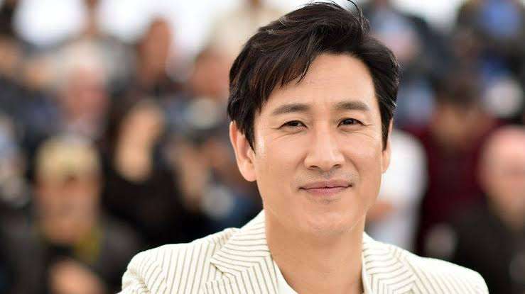 Lee Sun Kyun Biography: Height, Age, Net Worth, Siblings, Parents, Children, Movies, Death