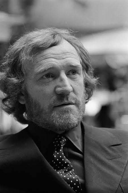 Richard Harris Biography: Height, Siblings, Age, Net Worth, Parents, Movies, Children, Songs, Wife, Death