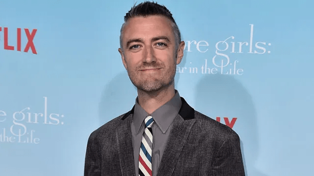 Sean Gunn Biography: Movies, Wife, Children, Age, Net Worth, Height, TV Shows, Parents