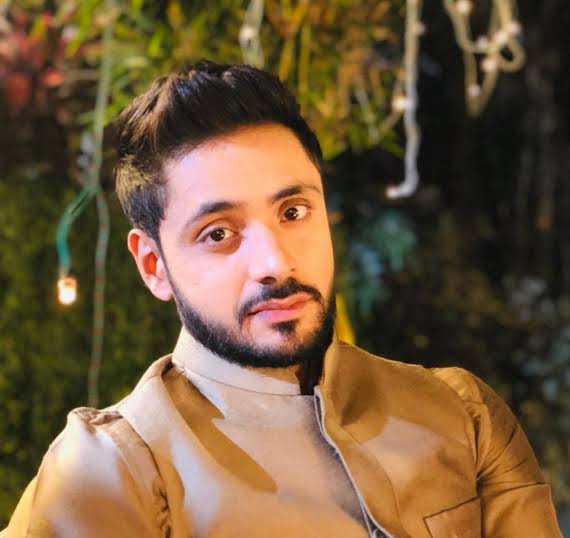 Adnan Khan Biography: Marriage, Family, Wife, Age, Wiki, Net Worth, Movies, Parents, Siblings, Ethnicity, Height