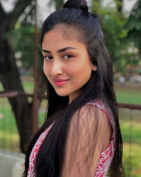 Anchal Sahu Biography: Husband, Age, Instagram, Photos, Net Worth, Facebook, Height, Movies