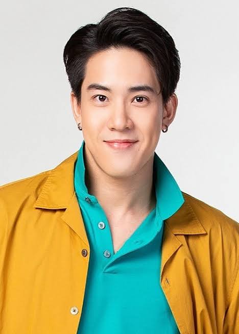 Chatchawit Techarukpong Biography: Instagram, Abs, Net Worth, Movies, Girlfriend, Parents, Height, TV Series, Nationality