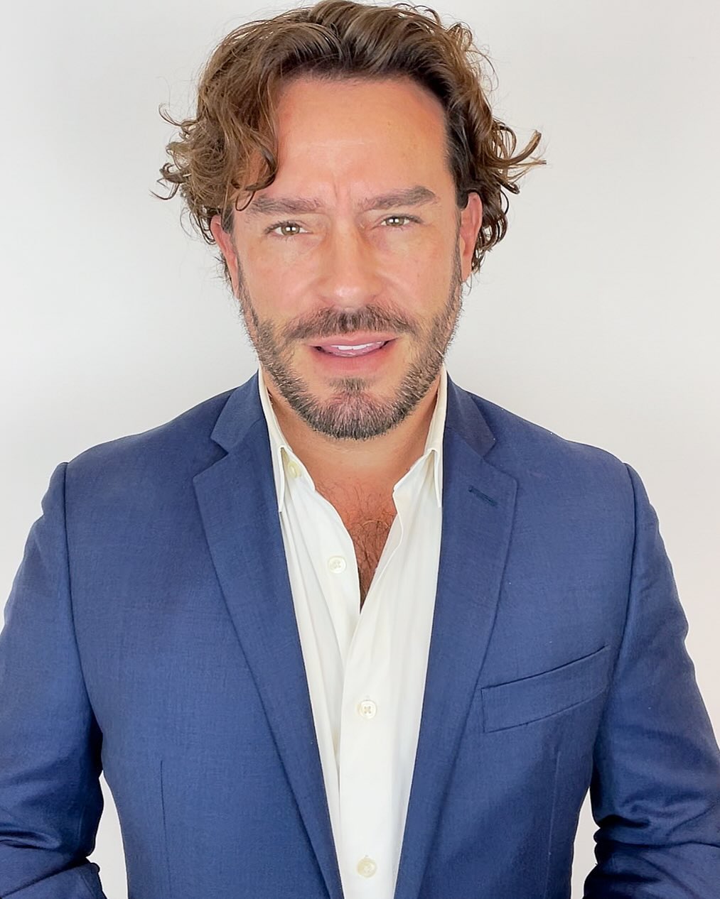 Juan Pablo Espinoza Biography: TV Shows, Movies, Age, Instagram, Wikipedia, Height, Net Worth, Parents, Wife, Children