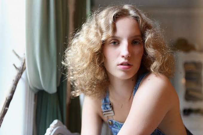 Petra Collins Biography: Age, Height, Collaborations, Wiki, Parents, Siblings, Net Worth, Instagram