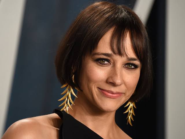 Rashida Jones Biography: Movies, Awards, Net Worth, Parents, Height, Siblings, Age, Wikipedia, Nationality, Ethnicity