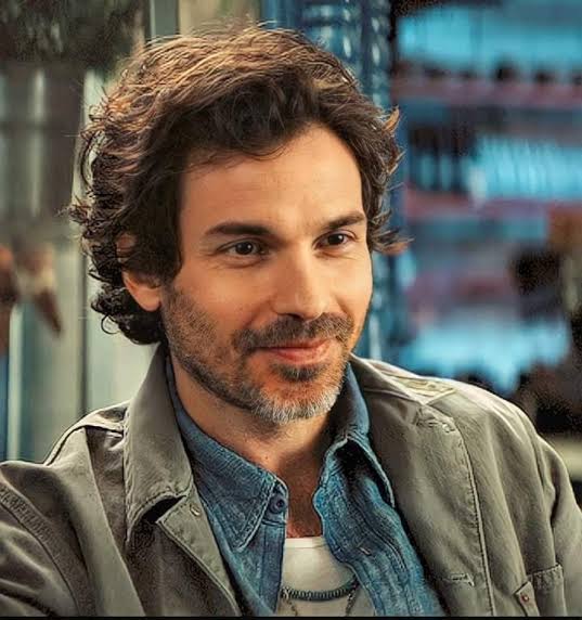 Santiago Cabrera Biography: Net Worth, Sons, Age, Children, Movies, Wife, TV Shows, Wiki, Parents, Height