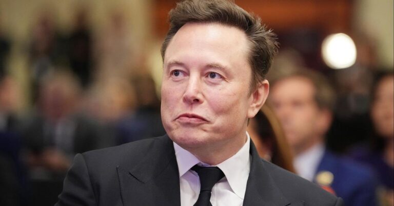 Tiểu sử Elon Musk: Tài sản ròng, Con cái, Tuổi, Vợ, Công ty, Nhà cửa, Bạn gái, Gia đình, Cha mẹ, Chiều cao