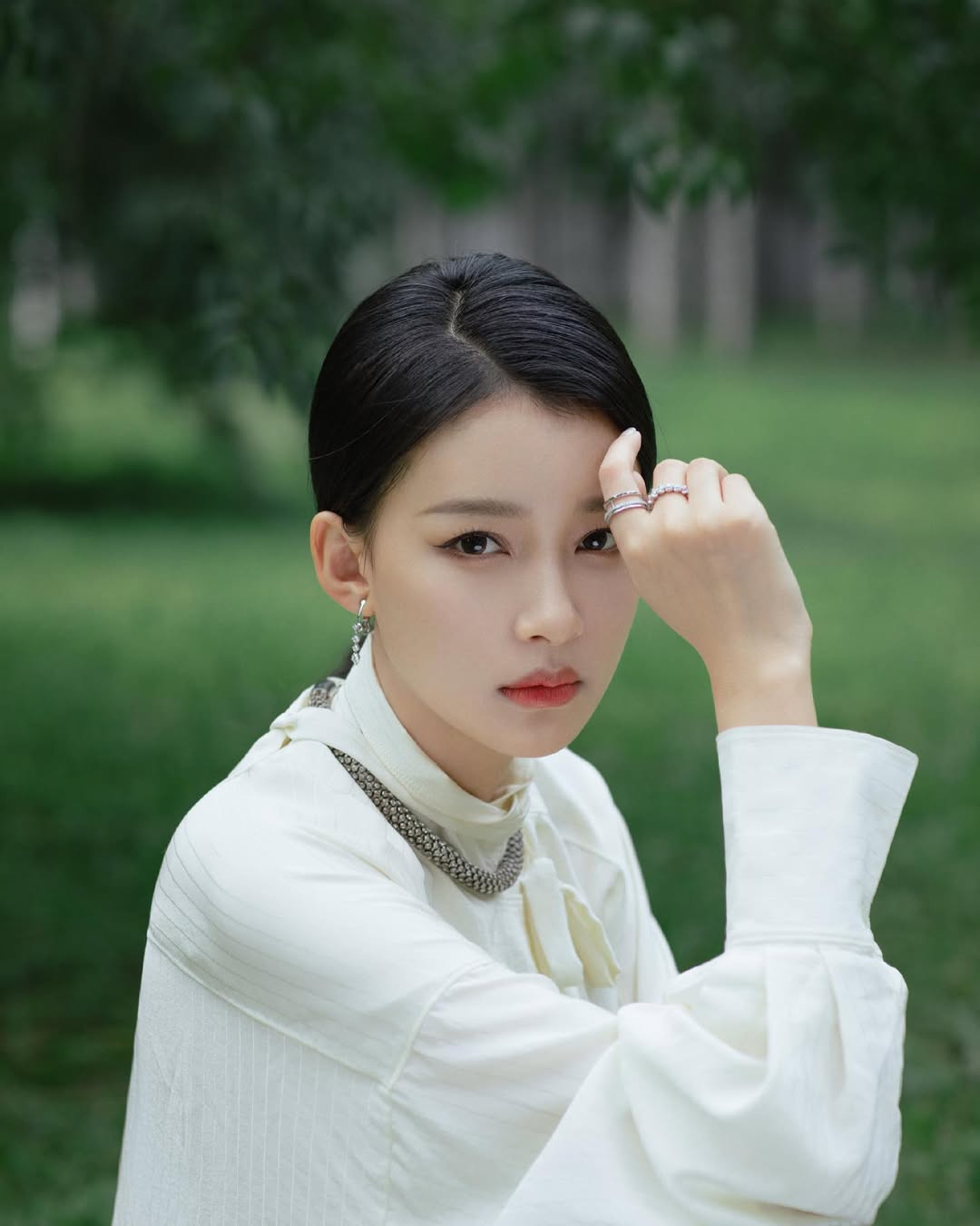 Sun Yi’s personal profile: age, net worth, siblings, parents, height, team, ethnicity, awards, movies, husband, children